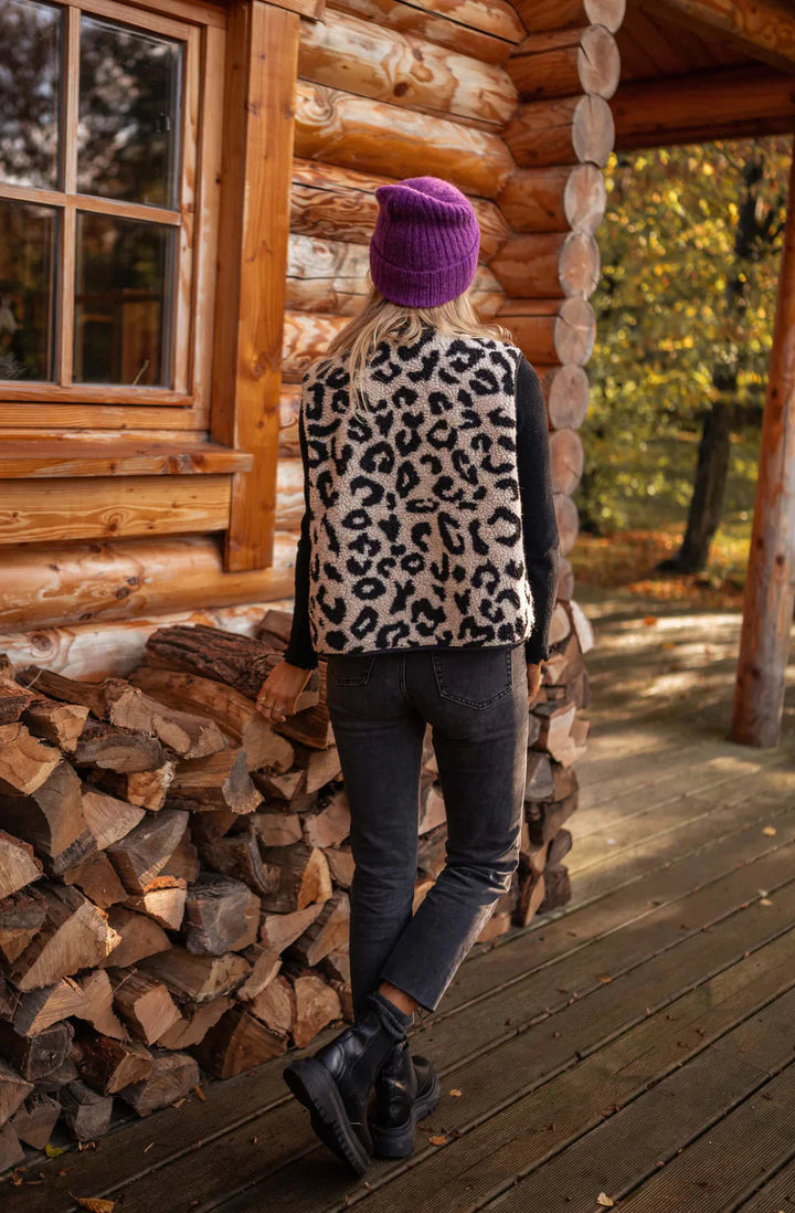 Maeve | Cozy Leopard Fleece Gilet